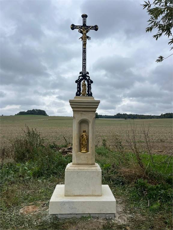 Obnova kříže v Brťově