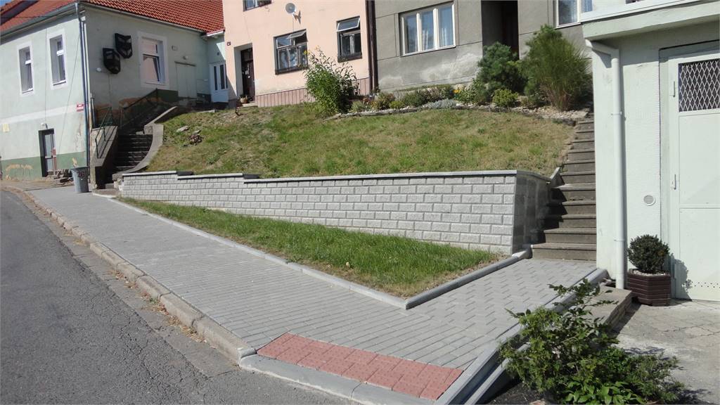 Oprava chodníku Nám. Osvobození (I. část)