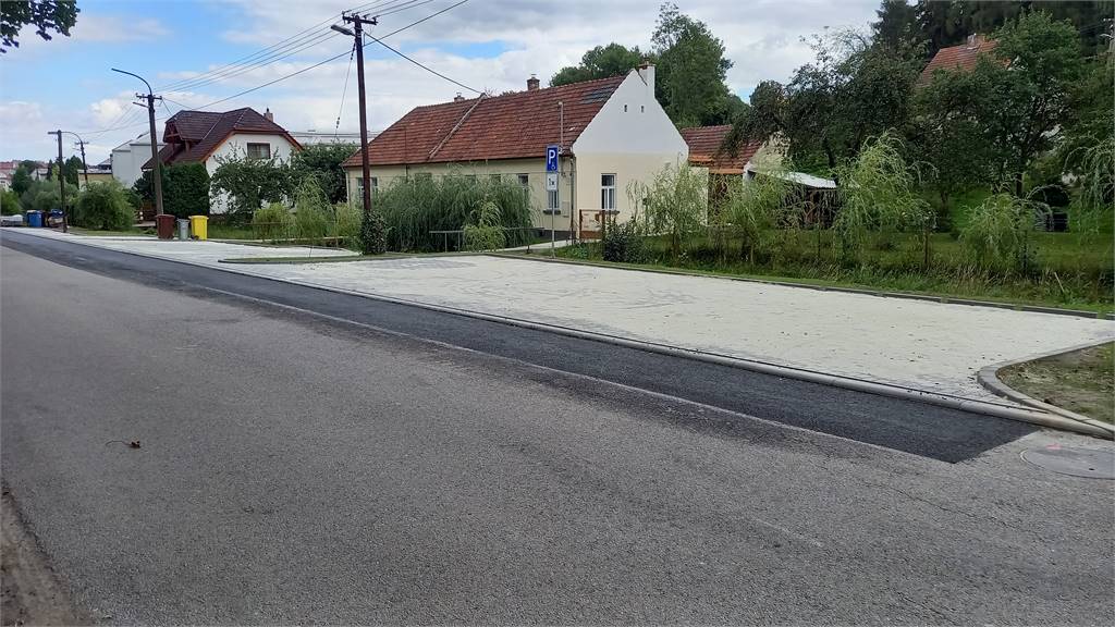 Parkoviště na ulici Žleb