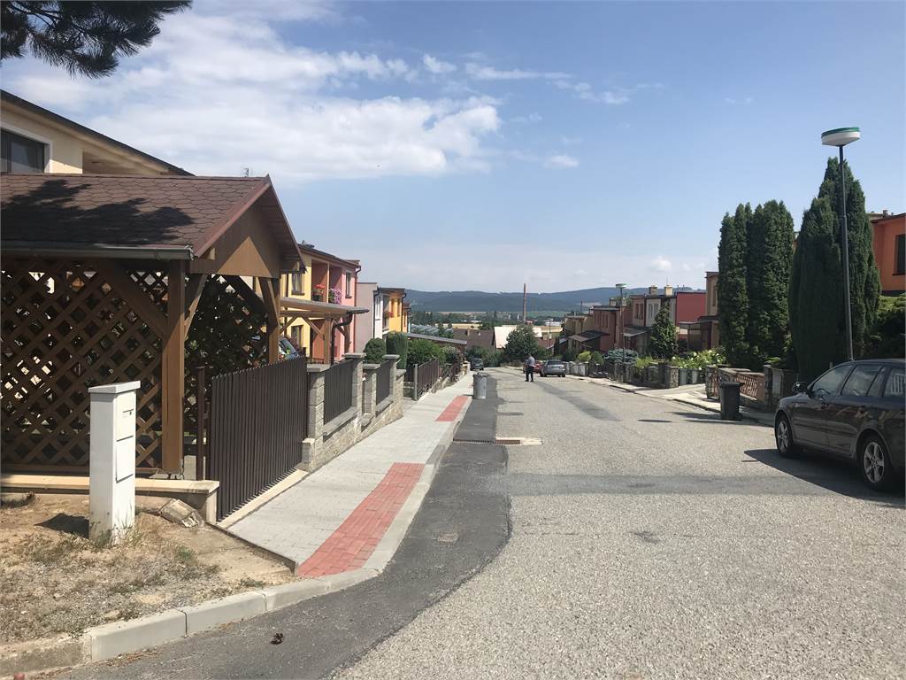 Rekonstrukce chodníku ul. Bezručova