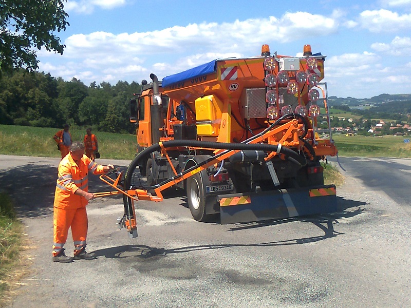 Vysprávky povrchu místních komunikací